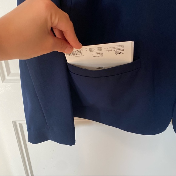 F21 Size Small Women’s Navy Blue Lightweight blazer with pockets - Picture 6 of 8
